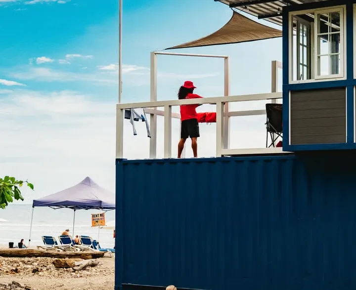Torre de guardavidas en servicio — Costa Ballena
